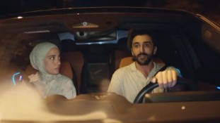 Kızılcık Şerbeti'nde Firaz'ın Aşk Yaşadığı Kadın Kim? 