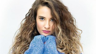 Şarkıcı Irmak Arıcı Özür Diledi