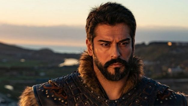 Kuruluş Osman'ın Başrolü Burak Özçivit Diziden Ayrıldı Mı? 