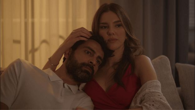 Rüya Coriç ve Erkan Meriç'in Başrolleri Paylaştığı 